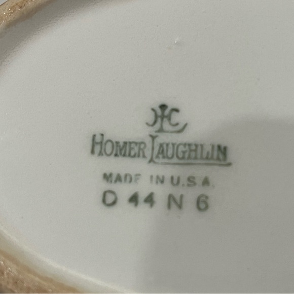 Vintage Homer Laughlin Gravy Boat - Brittany Maroon Floral w/ Gold Trim - B1315 - Picture 4 of 8